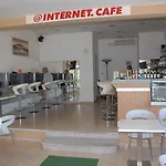 Anixis & Aparthotel 3*