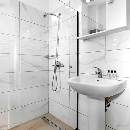 Anixis & Aparthotel 3*