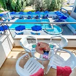 Apartahotel Anixis &