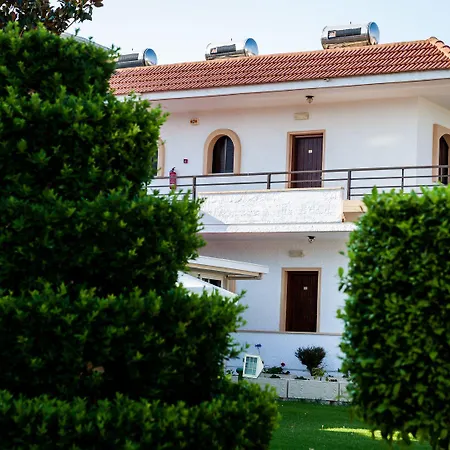 Anixis & Hotel de apartamente 3*