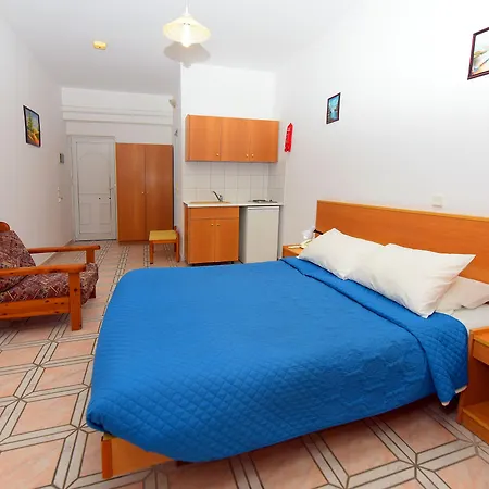 Hotel de apartamente Anixis & 3*