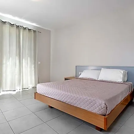 Anixis & Apartahotel 3*