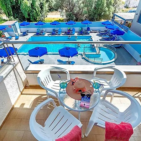 Apartahotel Anixis &