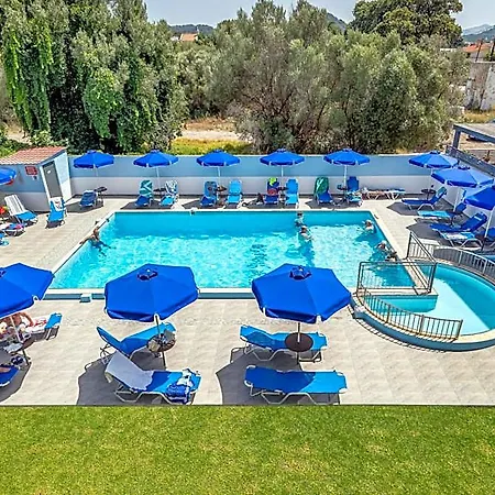 Apartahotel Anixis &