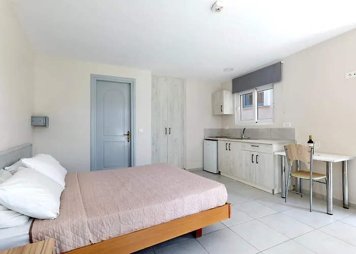 Anixis & Hotel apartamentowy 3*