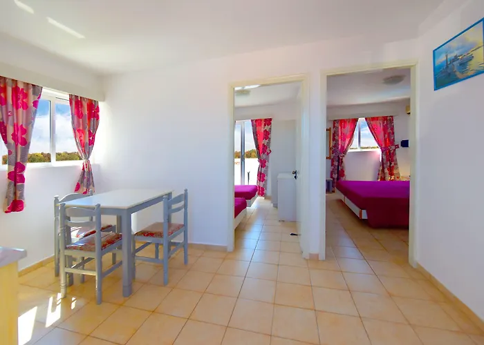 Hotel apartamentowy Anixis & 3*