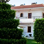 Anixis & Aparthotel 3*