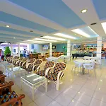 Aparthotel Anixis & 3*