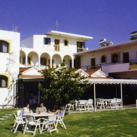 Anixis & 3* إياليسوس