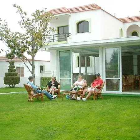 شقة فندقية Anixis & 3*